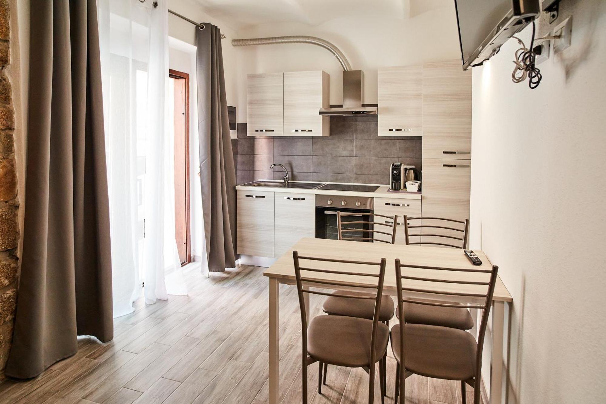 House Angelo La Punzesa *